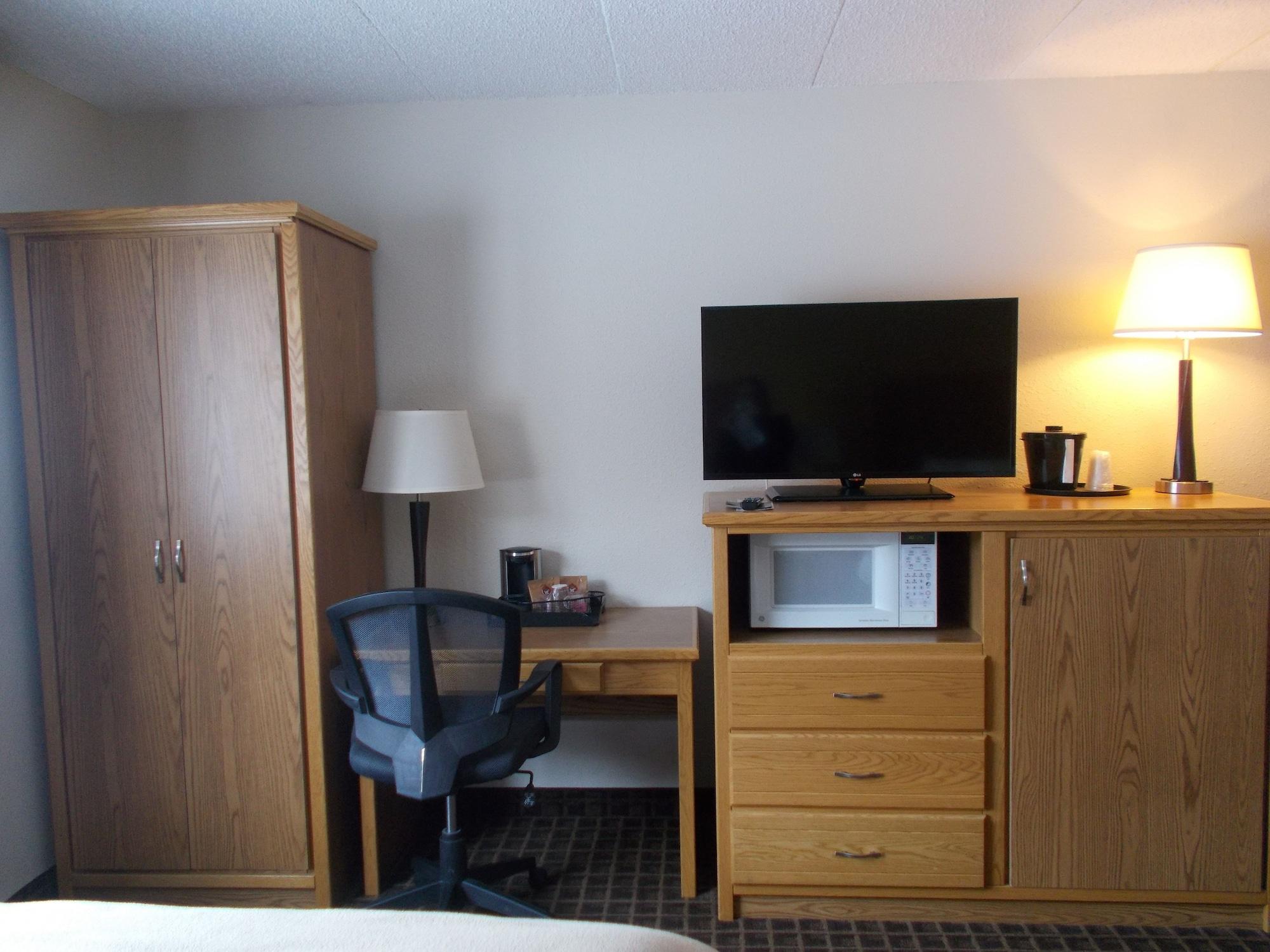 AmericInn by Wyndham Aberdeen Event Center Buitenkant foto
