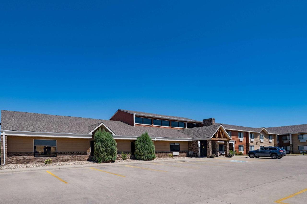 AmericInn by Wyndham Aberdeen Event Center Buitenkant foto
